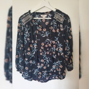 🌼 Like New Floral Flower Top- M